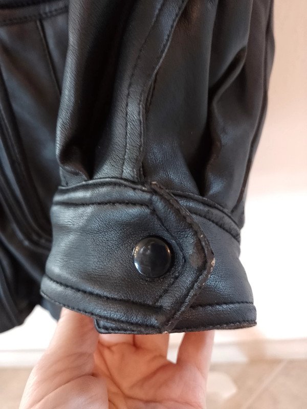 Wie neu. Stylische schwarze Herrenjacke aus Leder. Größe XL.