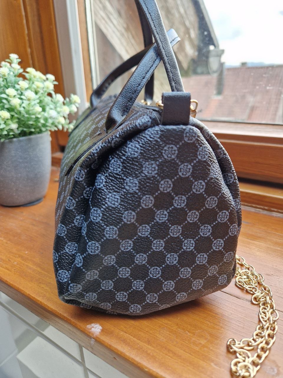 Modische kleine Tasche, Umhängetasche, Handtasche. Größe 8 cm / 12 cm / 19 cm. 