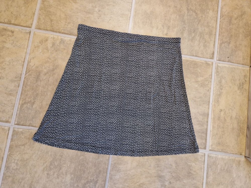 Laura Torelli. Leichter Sommerrock. Minirock. Größe 44.