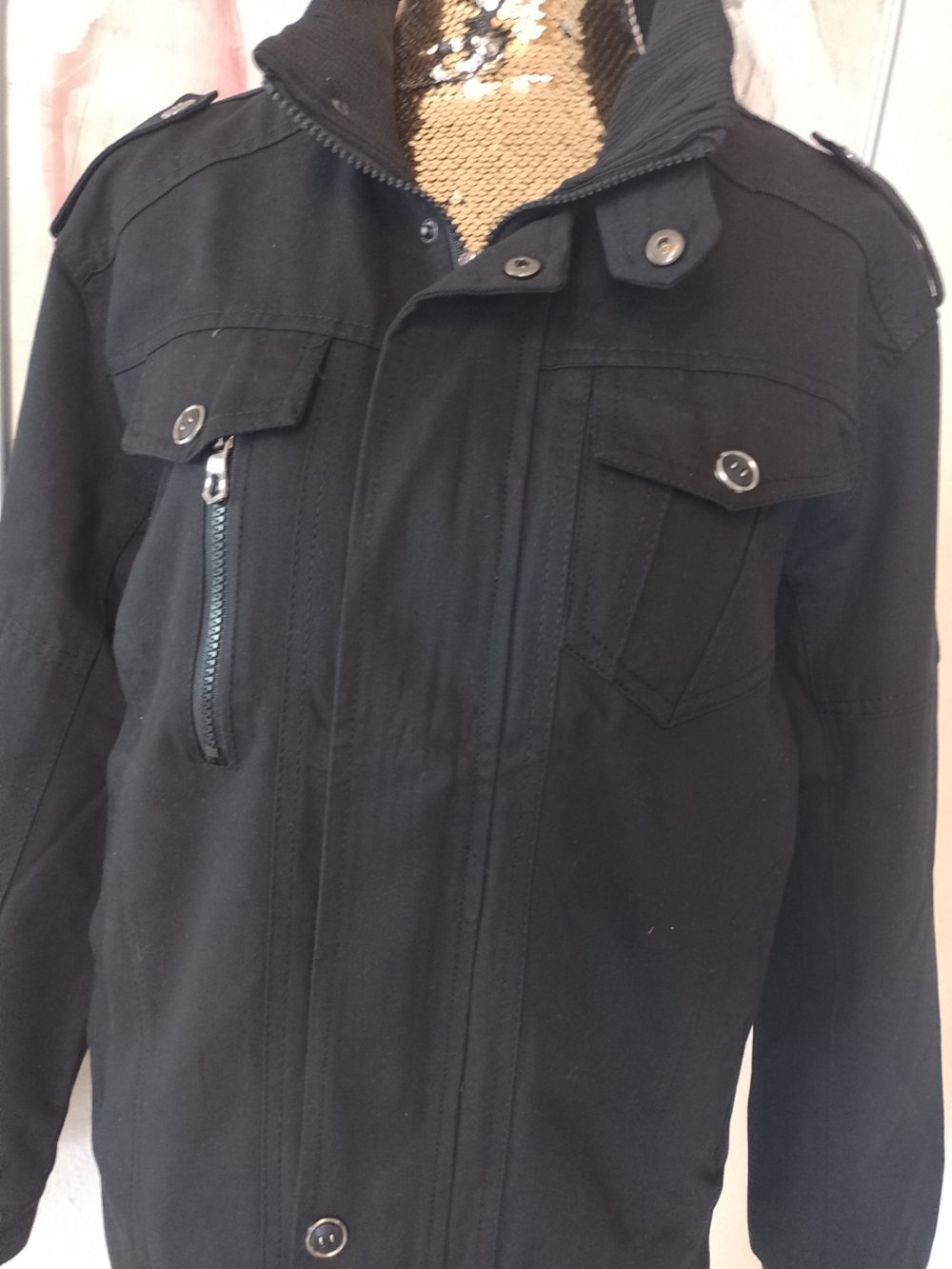 Neu. Men Wear. Praktische stilvolle schwarze Jacke. Baumwolle.