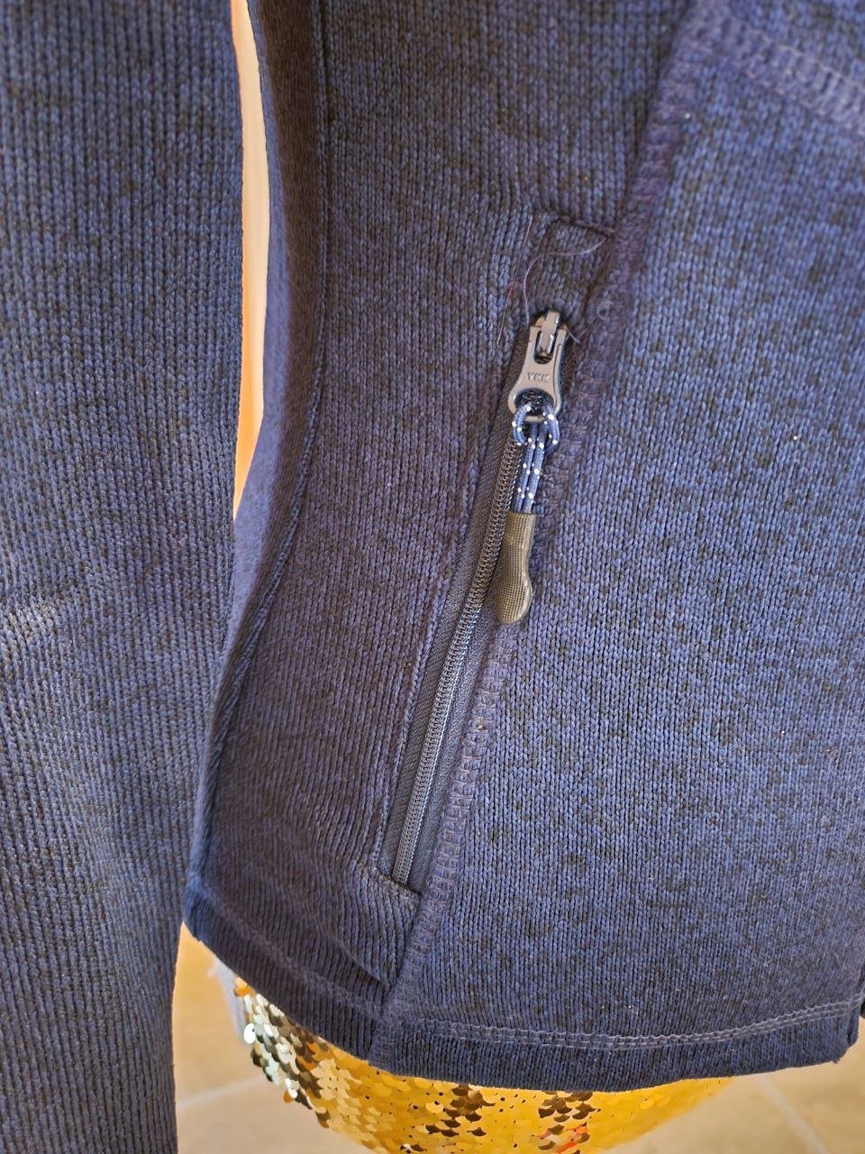 Neu. Schöne praktische Strickjacke. Größe 34.