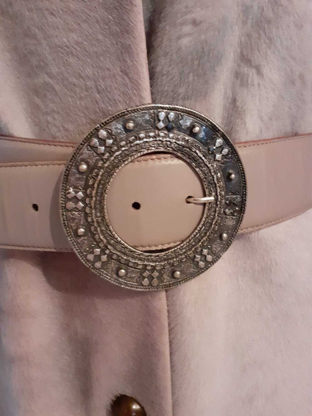 Eleganter Mantel aus Ponyfell. Harmanli . Größe 40.