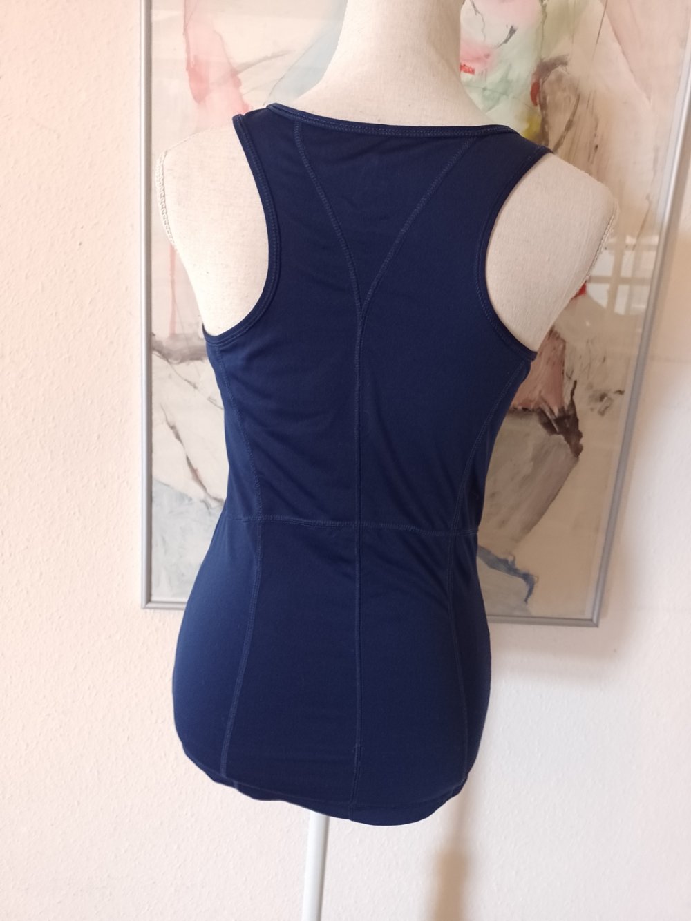 Sport Tech. Bequemes T-Shirt - Top - Trägerhemd - Sporttrikot. Größe 36.