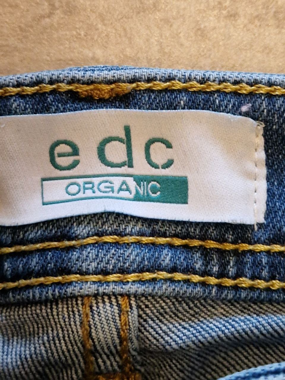 E.D.C. by Esprit.   Stylische Herrenjeans.  Größe 30/32. 