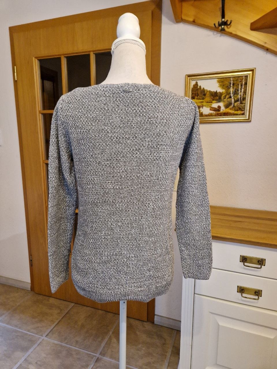 Esprit.  Schöner Pullover, Sweatshirt.  Größe M. 