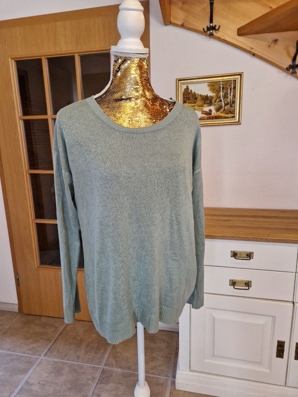 Leichter Pullover. Große L