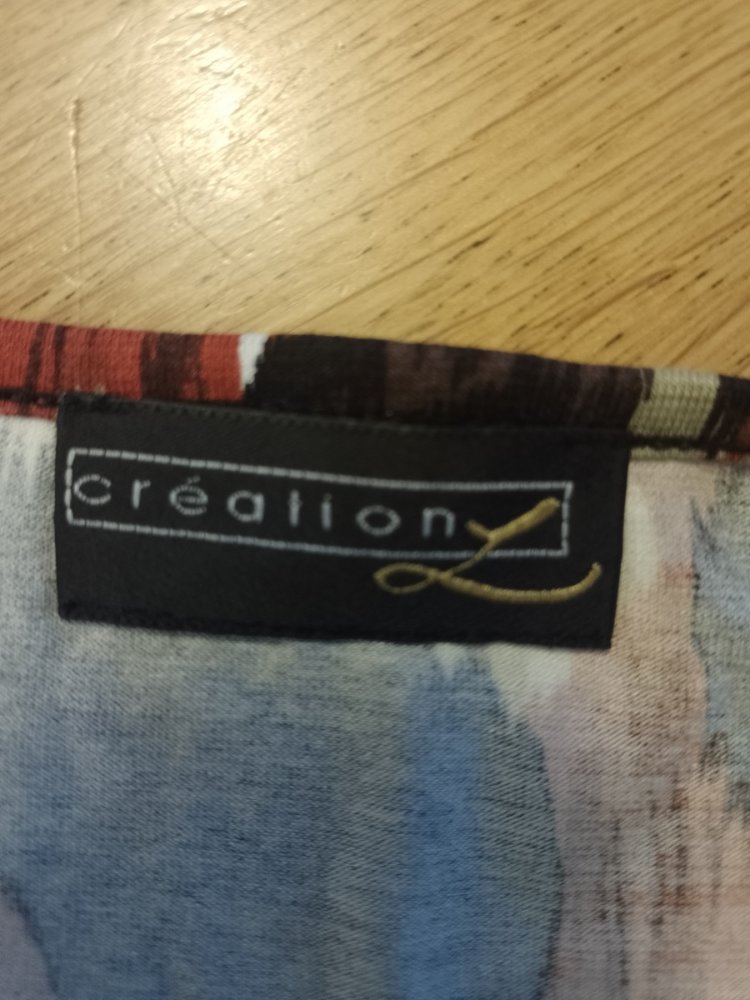 Creation. Neu ohne Etikett. Bequemes T-Shirt - Bluse -Tunika . Viskose + Elastan. Größe 46. 