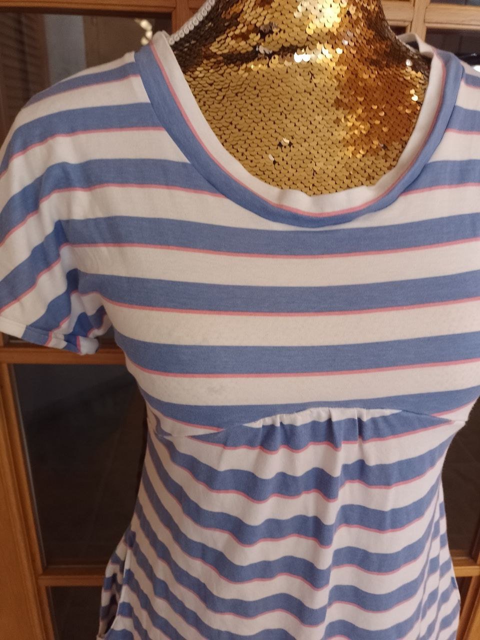 Schönes Sommerkleid. Baumwolle. Große S. 