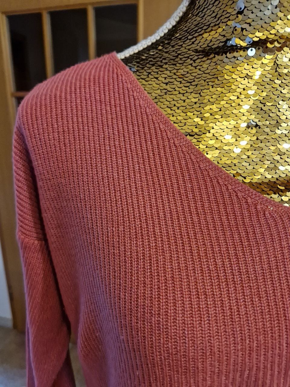 Schöner Pullover, Sweatshirt. Größe M-L.