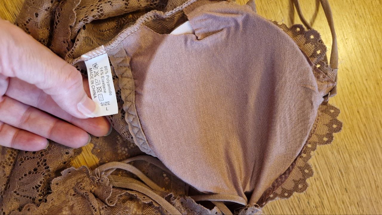 Set. 2 Stück. Weicher BH mit Push-Up und Spitze. Dessous.  