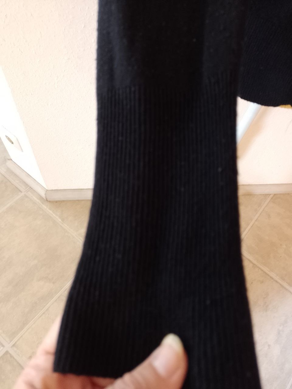 Schwarze Strickjacke, Blaser. Acryl.  Große 42. 