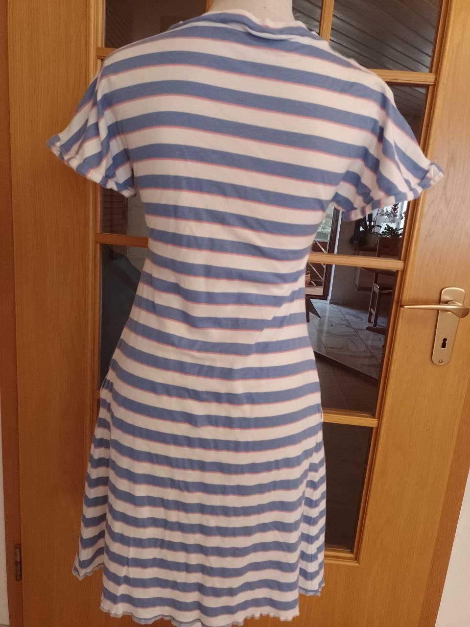 Schönes Sommerkleid. Baumwolle. Große S. 