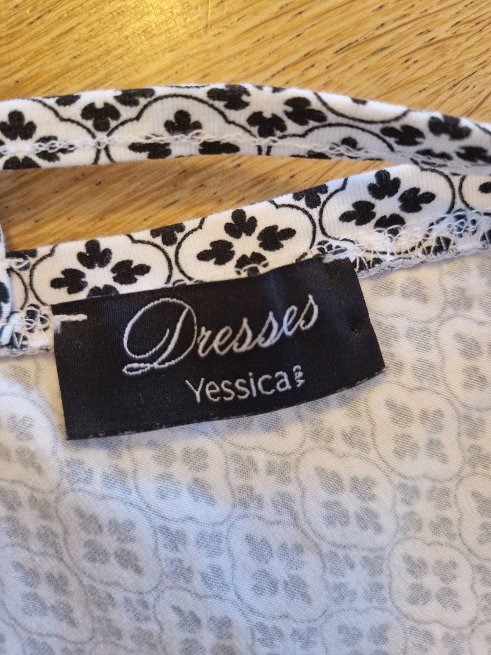  C&A. Schönes Sommerkleid.  Große S.  95% Baumwolle +  5%Elastan. 