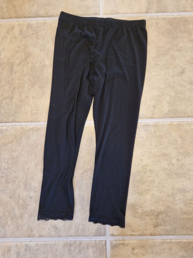 Tessentials. Leggings.  Größe S-M. 