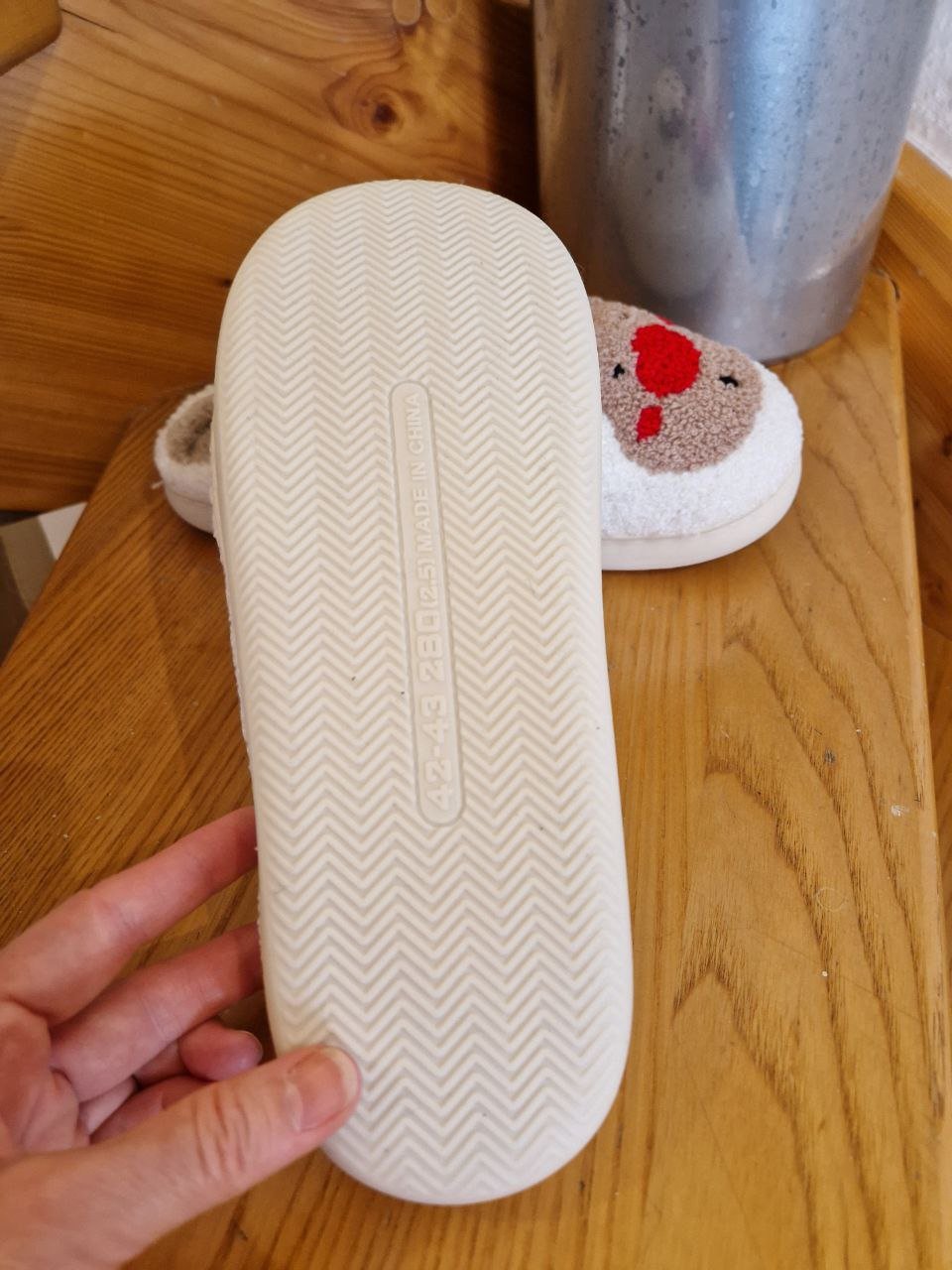 Schöne Damen Hausschuhe.  Tolles Geschenk zu Weihnachten.