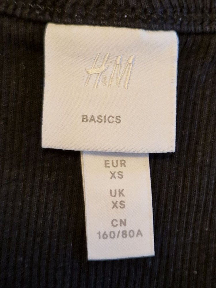 H&M.  Bequemes T-Shirt - Top - Trägerhemd.  Größe XS 