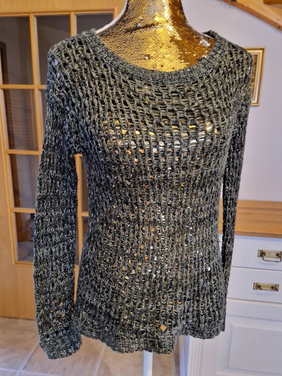  Pullover, Sweatshirt, Strick.  Größe S. 