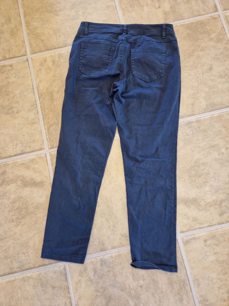 Charles Vögele.  Stylische blaue Hose, Jeans.  Größe 38. 
