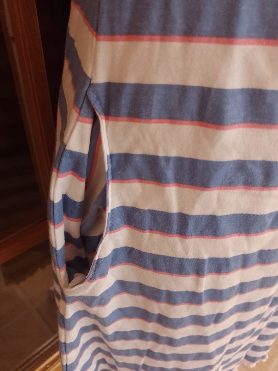 Schönes Sommerkleid. Baumwolle. Große S. 