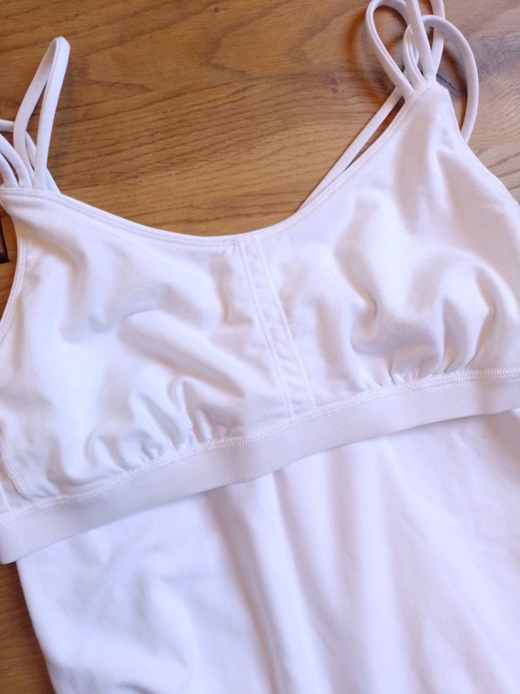 Elegante Bluse - Top. Polyester + Elastan. Größe S - M 