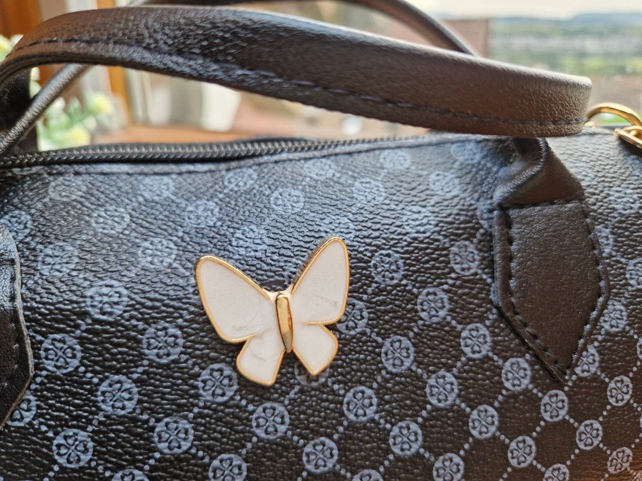 Modische kleine Tasche, Umhängetasche, Handtasche. Größe 8 cm / 12 cm / 19 cm. 