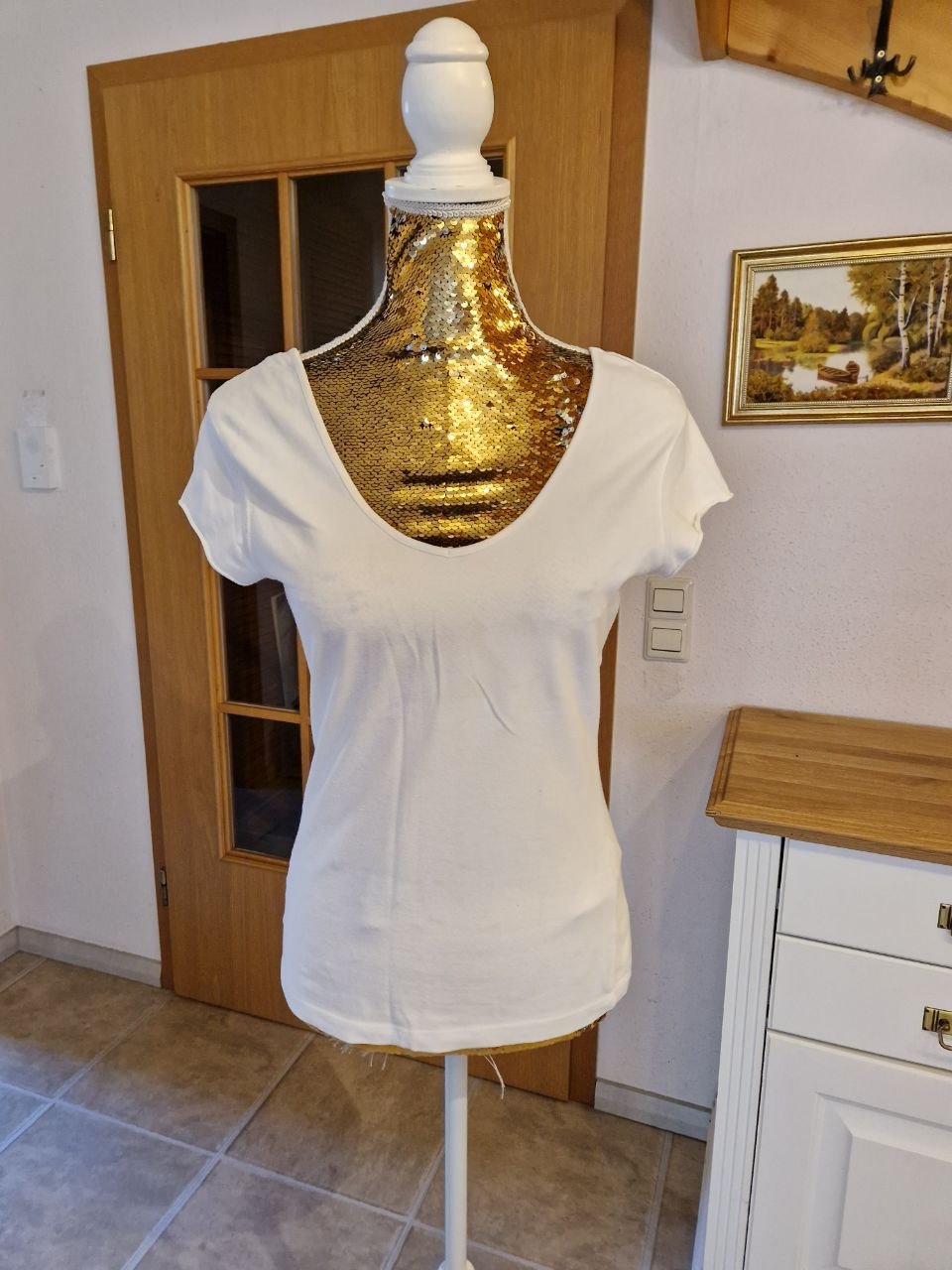 Colours of the world.  Bequemes T-Shirt. Größe M. 