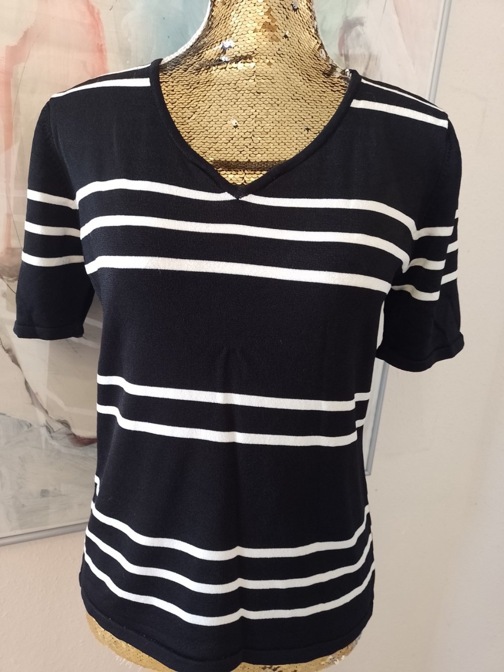 Wie neu. Elegantes T-Shirt - Bluse - Tunika. Viskose + Polyimid. Größe 42-44 
