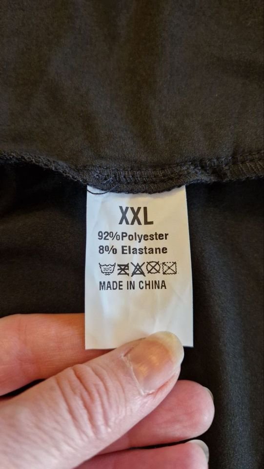 Elastische schwarze Leggings. Größe XXL. Polyester + Elastan.
