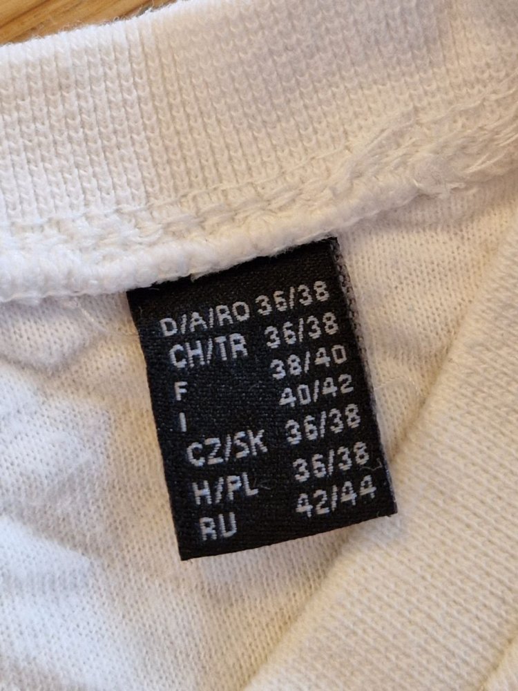 Sweatshirt - Tunika - Pullover.  Größe 36-38.  Baumwolle + Polyester. 