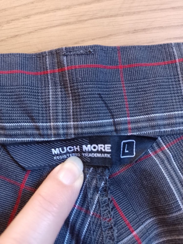 Much More.  Bequeme Herrenshorts . Größe L.