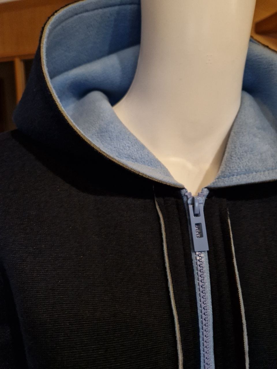 Neu.  Schöne praktische warme Jacke.  Mantel.  Größe S. 