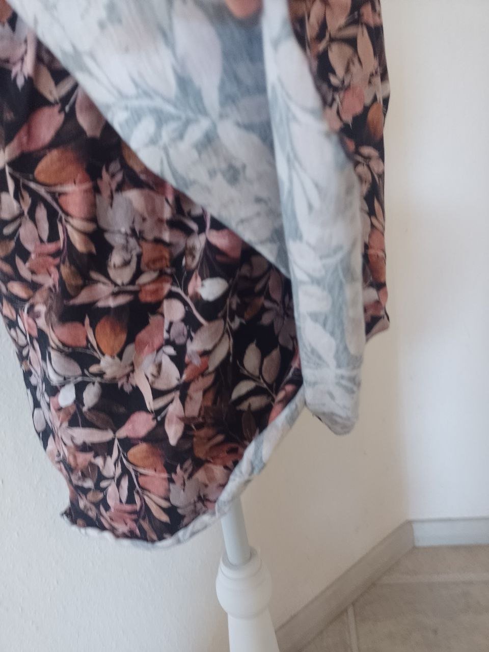 Schönes Sommerkleid. Baumwolle + Elastan.  Große S. 