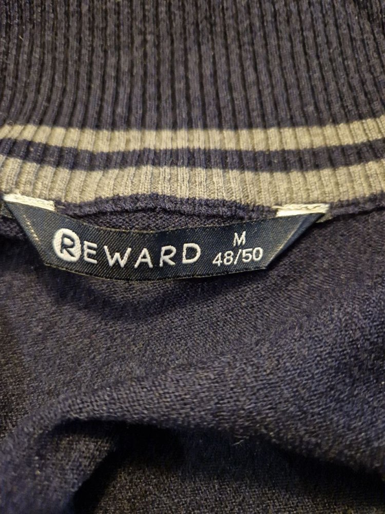 Schöner Herrenpullover.  Größe M ( 48-50 ).