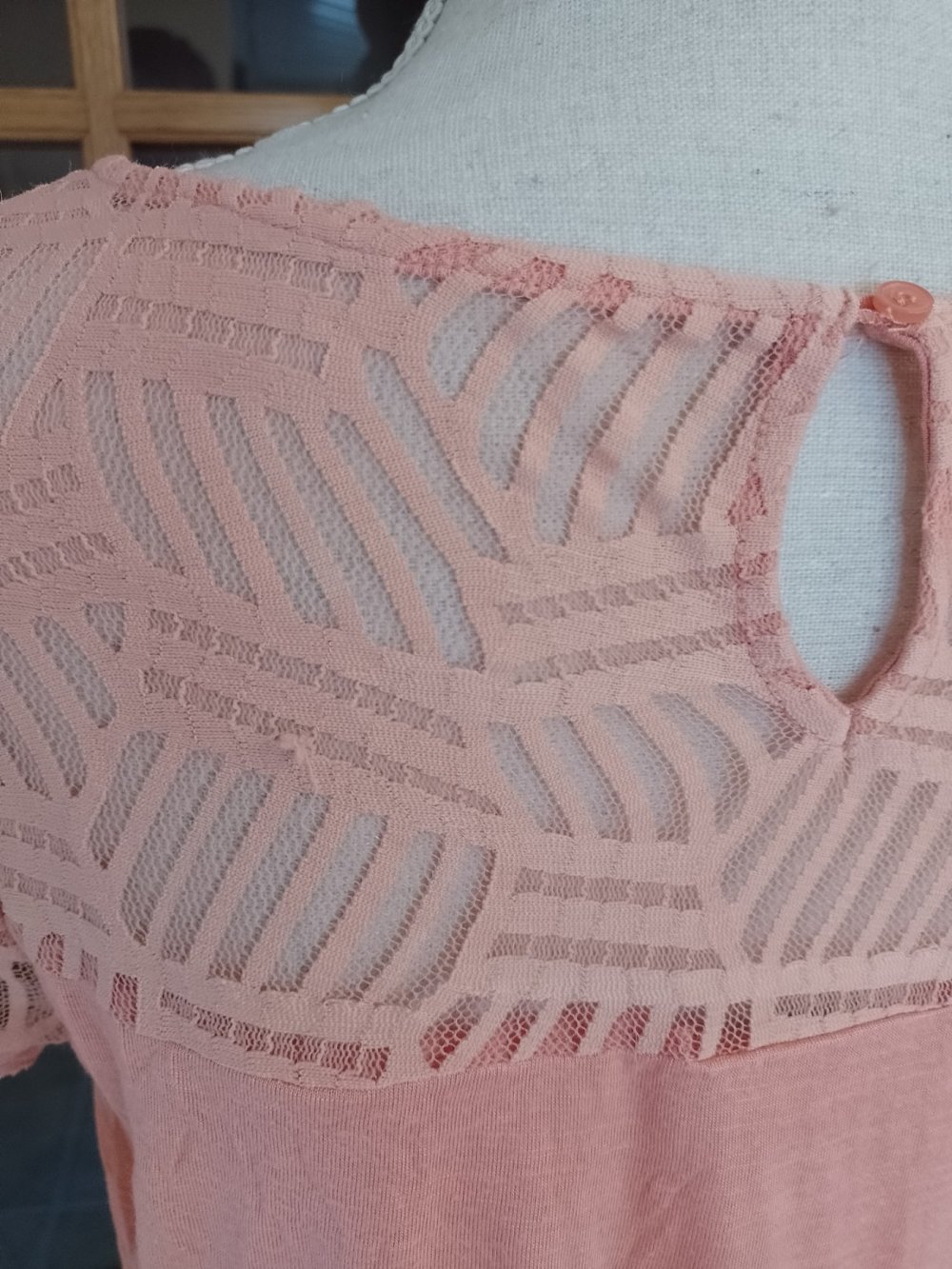 Only. Elegantes T-Shirt - Bluse - Top. Viskose + Polyester.