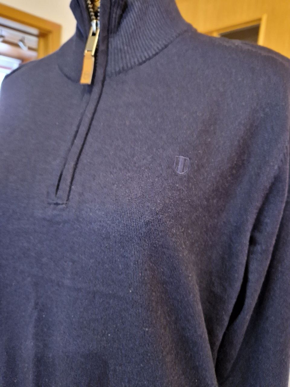 Schöner Herrenpullover.  Größe M ( 48-50 ).