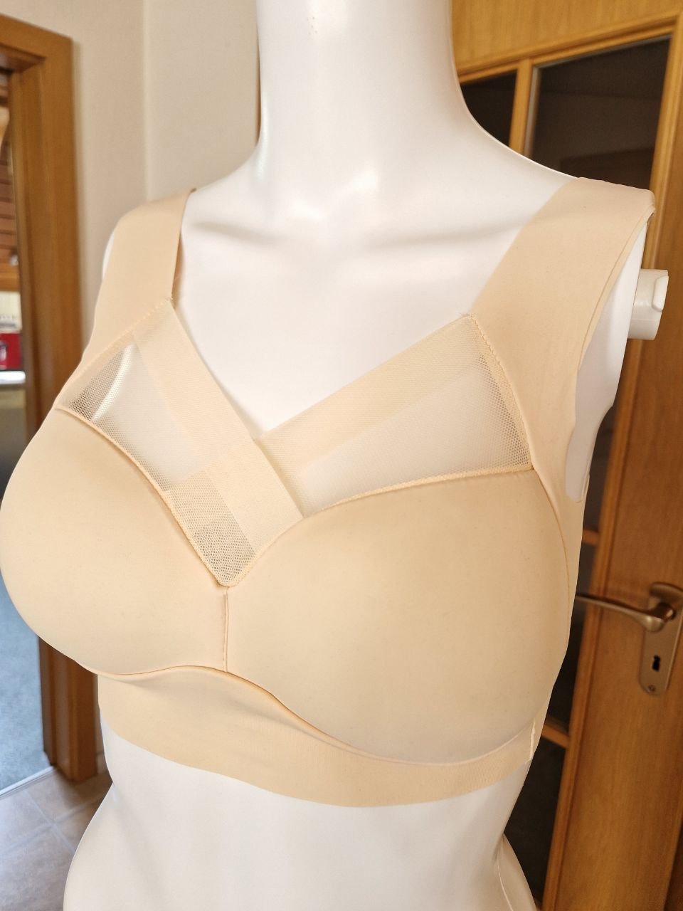 Neu. Bequem, atmungsaktiv Sport -Fitness - BH, Dessous. Größe M.