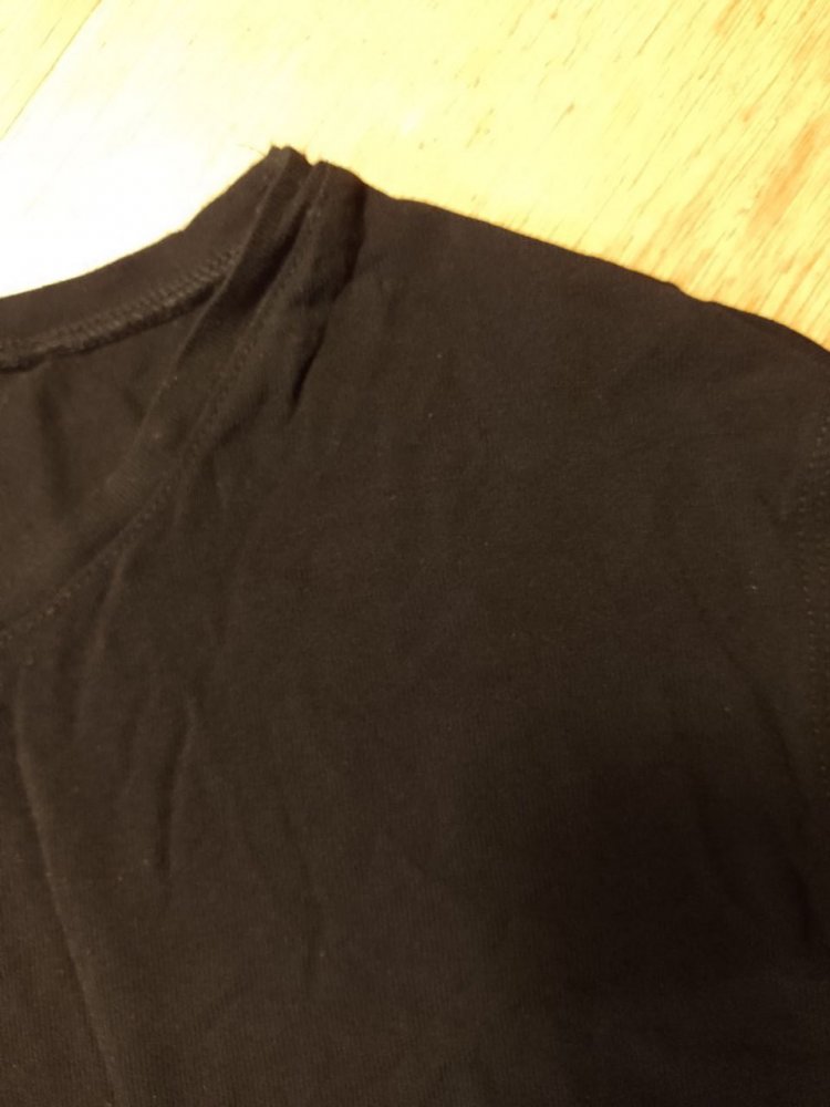 Elegantes T-Shirt - Bluse - Tunika.  Größe S-M. Viskose + Polyester