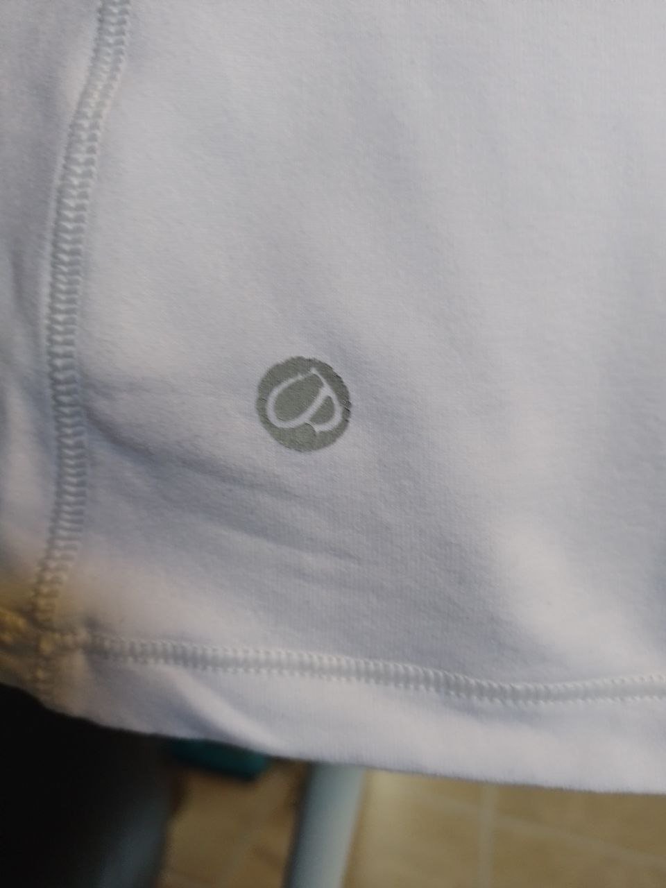 Elegante Bluse - Top. Polyester + Elastan. Größe S - M 