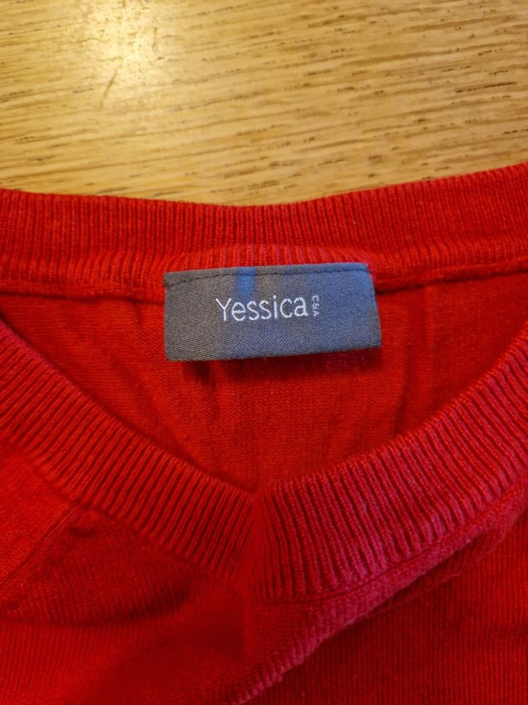 Yessica. Schöner Pullover. Große S. 
