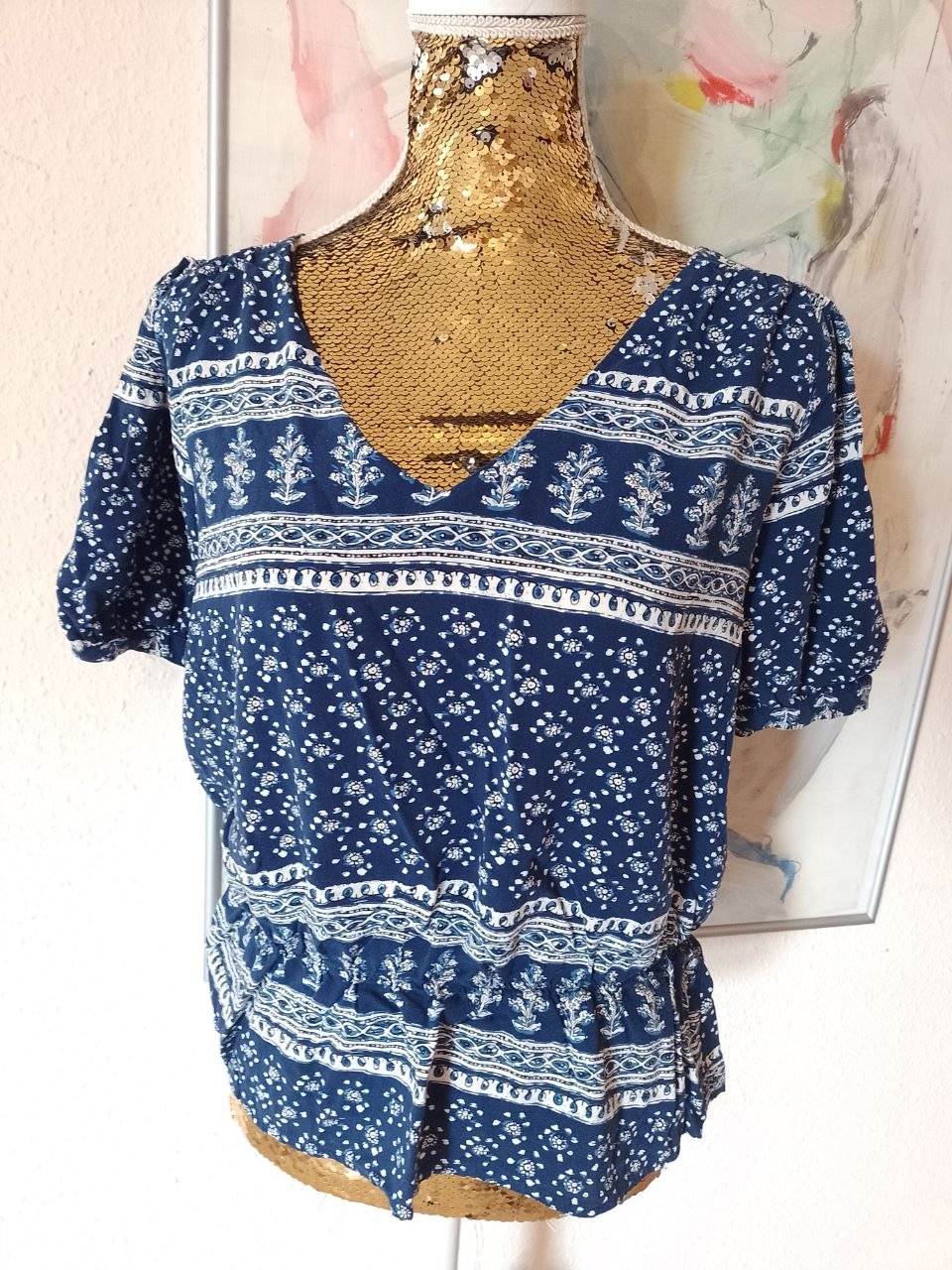 Elegante Bluse - Top.  Viskose + Elastan. Größe L. 