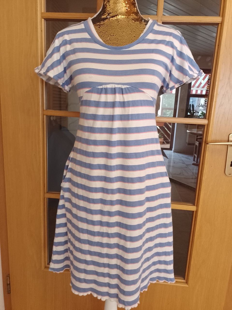 Schönes Sommerkleid. Baumwolle. Große S. 