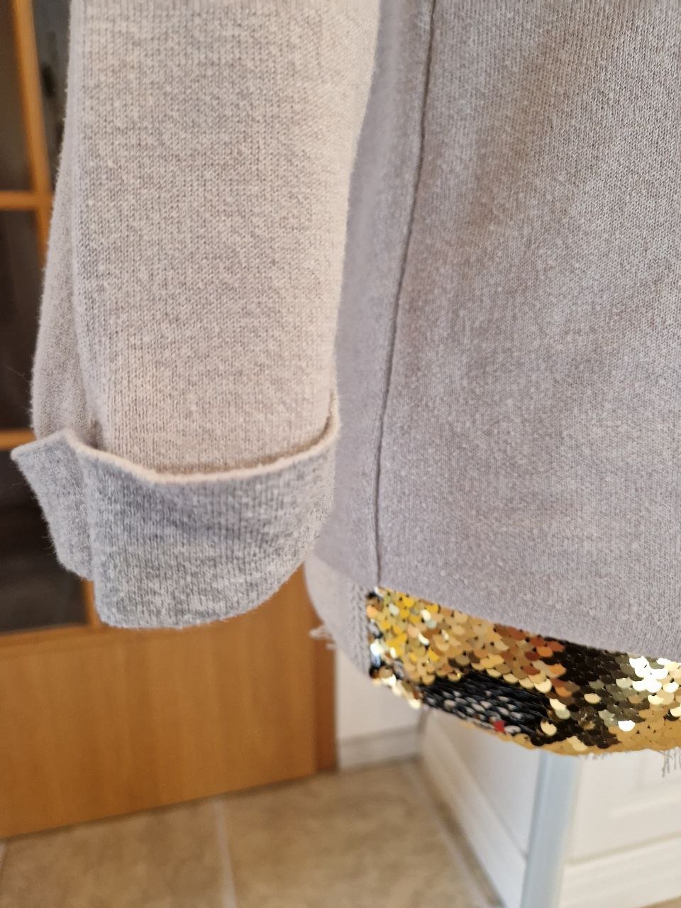 Schöner eleganter Pullover, Strick, Jersey. Große S. 