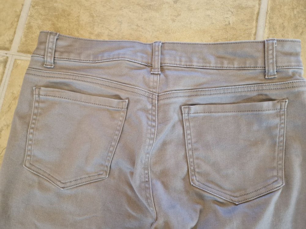 Stylische graue Caprihose, Jeans, Jeggins. Größe XL ( 14 ).