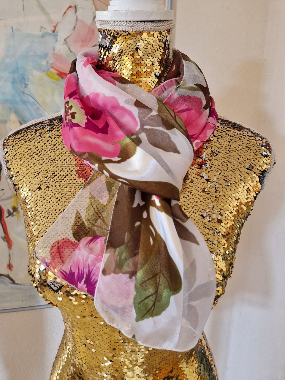 Leichter Schal. Polyester.  150 cm / 34 cm. 