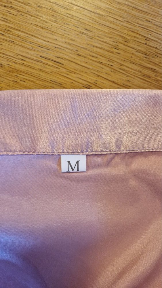 Neu. Pyjama, Nachtwäsche. Satin. Größe M.