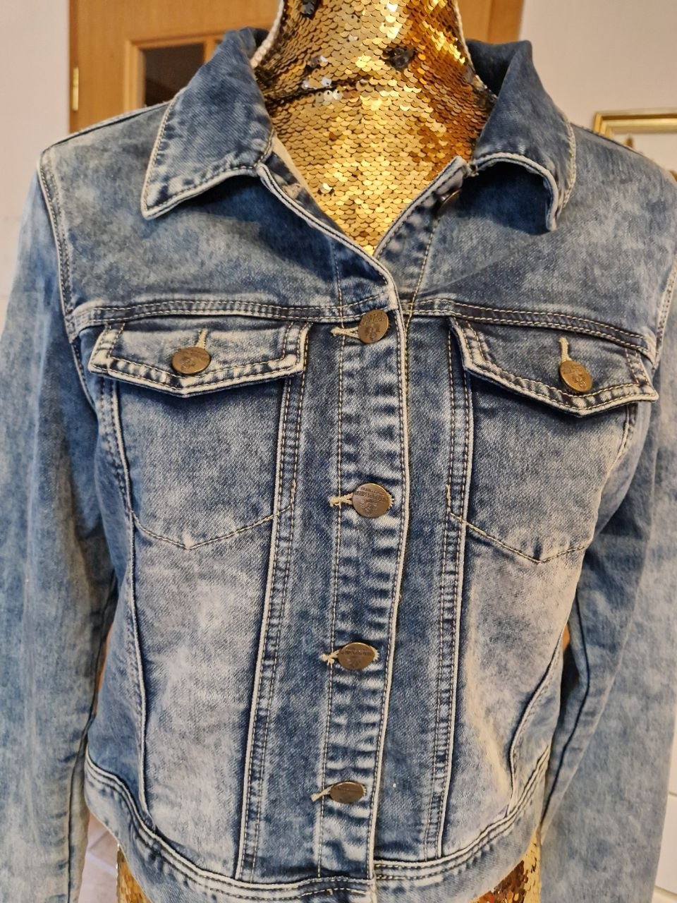 Blind Date. Stylische Damen-Jeansjacke. Größe L (passt aber für Größe M)