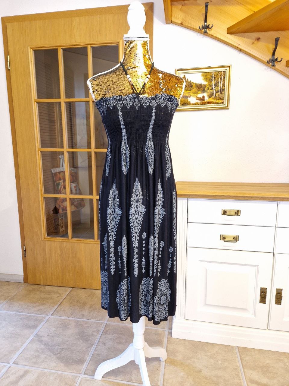  Bequemes schwarzes Sommerkleid.  Viskose + Elastan.  Größe S.  