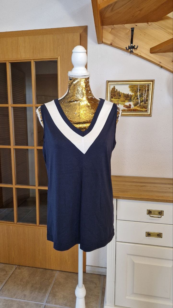 Collection L. Bequeme Bluse - T-Shirt - Top . Größe 40. Polyester + Baumwolle.