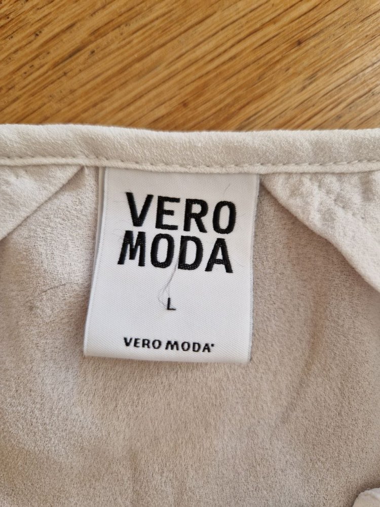 Vero Moda. Bequeme Bluse - T-Shirt . Größe L. Polyester. 