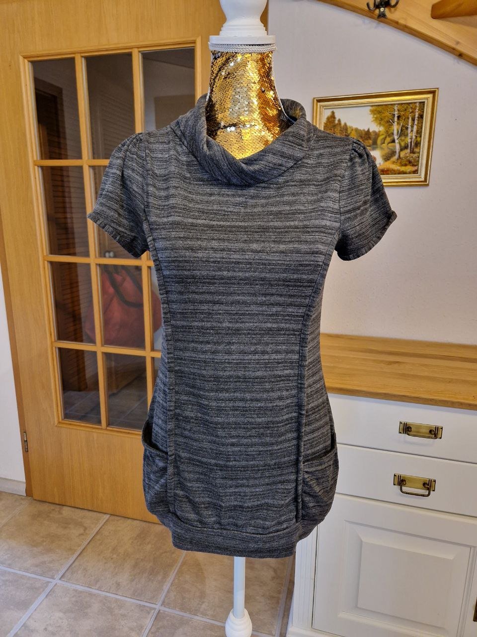 Schöne gestrickte graue Weste - Tunika. Polyester + Baumwolle. Größe S-M. 